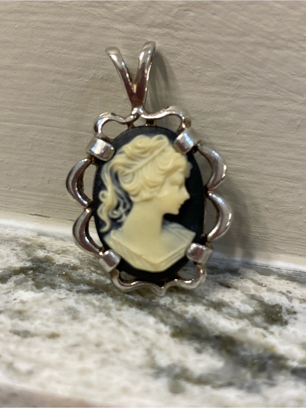 Vintage Cameo Pendant